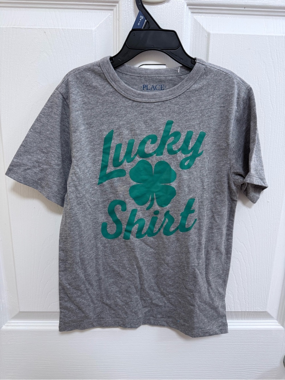 NWT The Children’s Place “Lucky Shirt” Grey and Green T-Shirt, Size 5/5 (Small)
